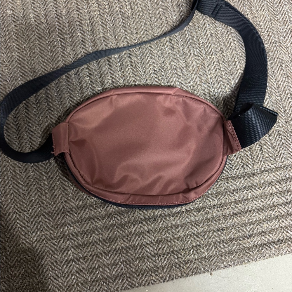 Lululemon Take it On Belt Bag - Ancient Copper - Like New - Picture 3 of 4